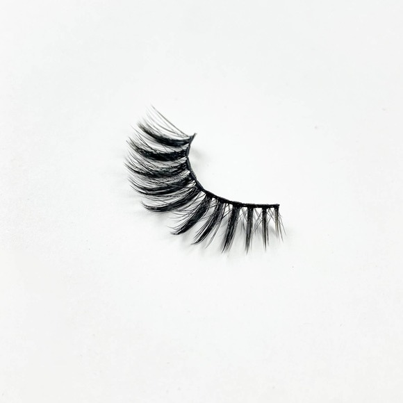 Tina T Bold Glam Volume Instagram False Eyelashes - Picture 5 of 13
